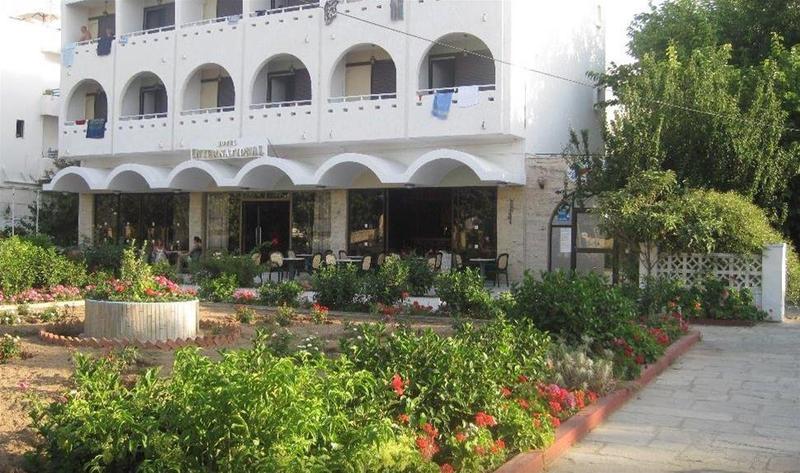 International Hotel 科斯镇 外观 照片